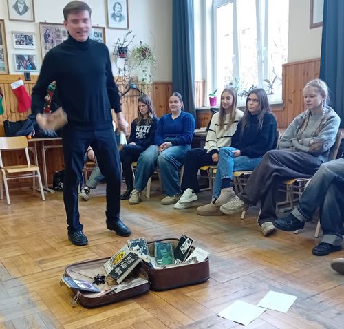 Osonó Szinházműhely a Verebélyben - József Attila kicsit másképp