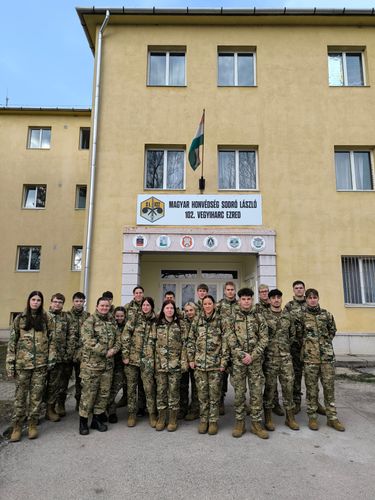 Kadétlátogatás a vegyiharc ezrednél