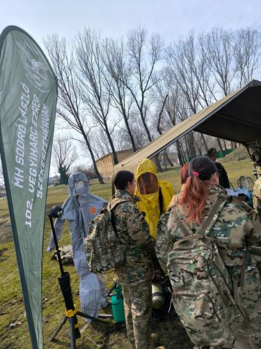 Kadétlátogatás a vegyiharc ezrednél