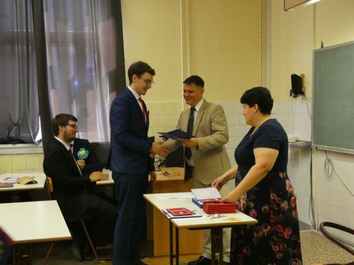 Szakmai bizonyítványok átadása 