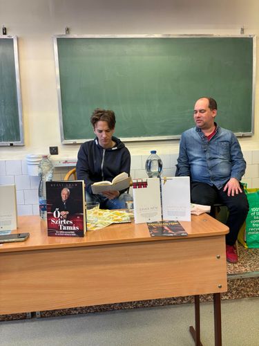 Rendhagyó irodalomóra Rényi Ádámmal